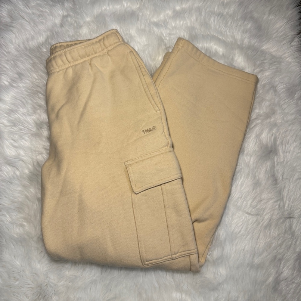 Aritzia TNA Cargo Sweatpants